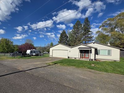 740 N 11th Ave
