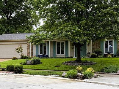 8 Sweet Meadows Ln