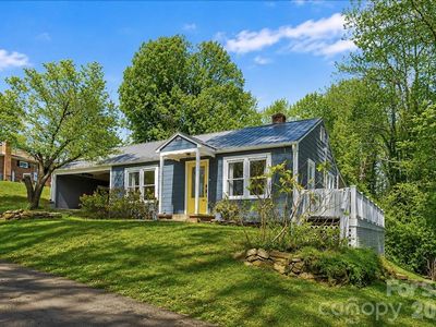 325 Dogwood Ln