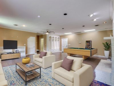 1933 Rosewood Valley Dr