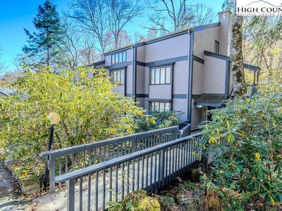 200 Glenwood Lane UNIT G25