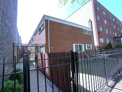 6122 N Winthrop Ave Unit B