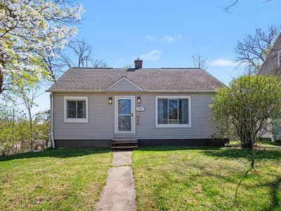 956 College Ave NE