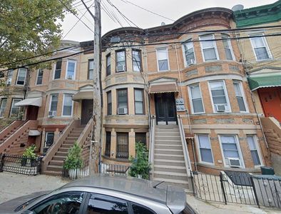 6062 69th Ave