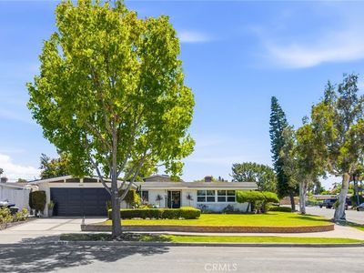 1697 Labrador Dr