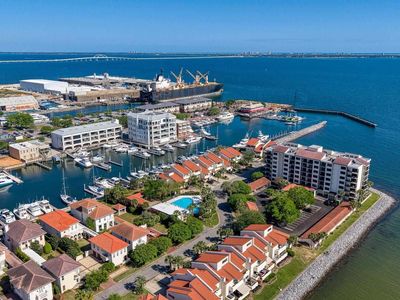 10 Port Royal Way