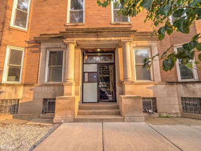 3462 N Sheffield Ave APT 2S
