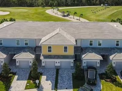 856 Driving Range Ct