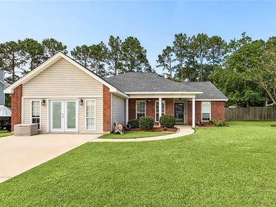 546 Red Bud Ln