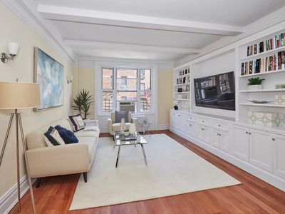 122 E 82nd St APT 5A