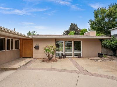 2379 E Saint Marys Dr