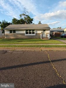 5047 Golfview Dr