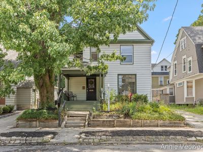 262 Hollister Ave SE