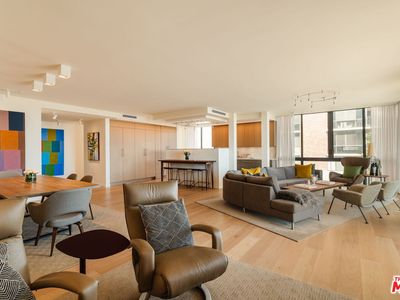 211 S Spalding Dr Unit S301