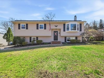 38 Holiday Dr