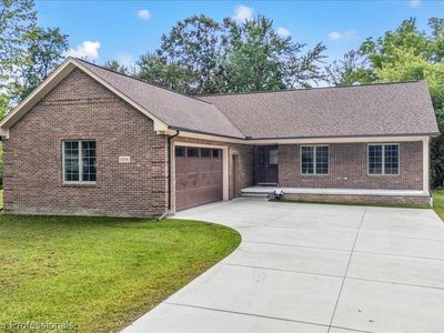 8896 Pacton Dr