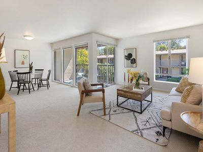 50 Surrey Ln