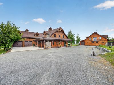 395 Wild West Dr