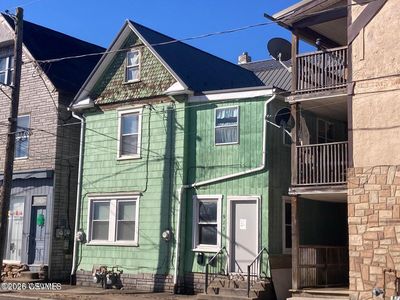 923 Arch St