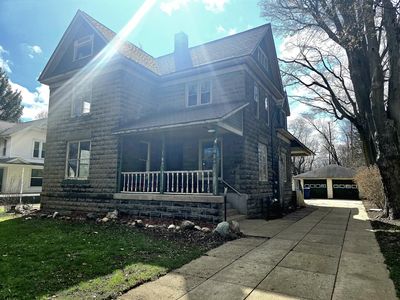 622 Maple St