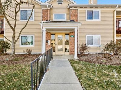 60 Mallard Glen Dr APT 4