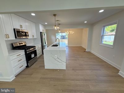 143 S Huron Dr
