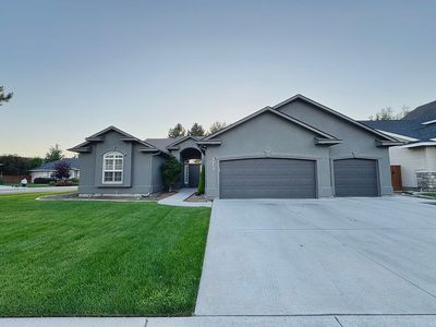 3917 N Waterloo Way