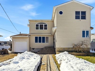 160 Saint Mark Ave