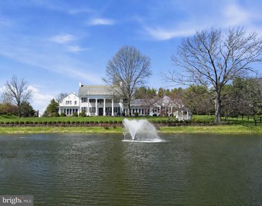 175 Waverly Ln