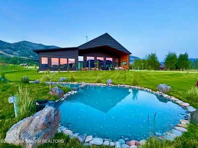 423 Palisades Dr