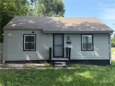 1920 E 84th Ter