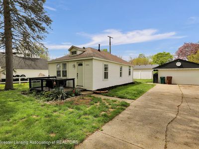 3211 Westmont Ave