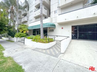 525 S Berendo St UNIT 204