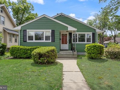 6104 Walnut Ave