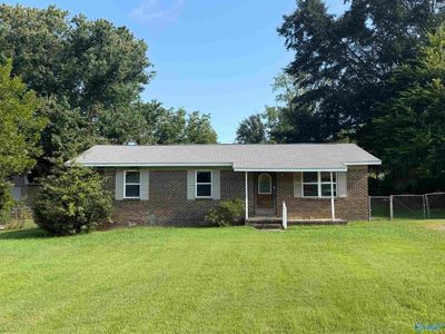 Property at 1609 Woodview Dr SW, Hartselle, AL