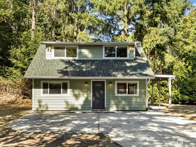 3715 Perry Avenue NE