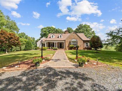 881 Handy Rd