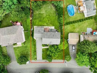 41 Circle Dr