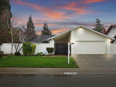 2424 Meadow Lake Dr