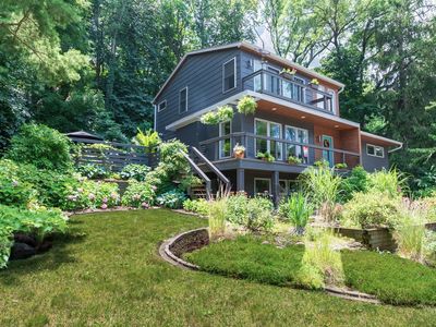 33 Beach Ln