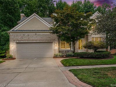 25726 Groveland