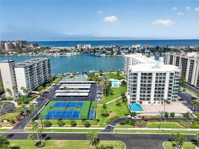 670 Island Way APT 207
