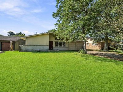 Property at 7043 Hendon Ln, Houston, TX
