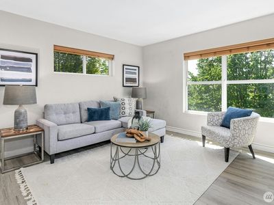 1698 25th Place NE #304