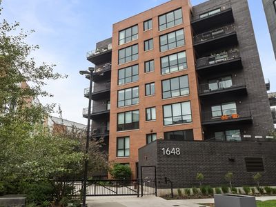 1648 W Division St #309