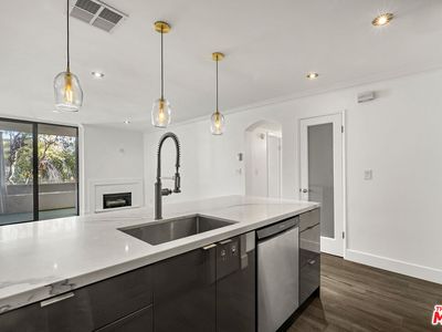 740 N Kings Rd APT 212