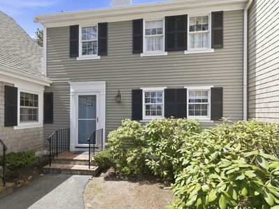 404 Admiralty Heights UNIT 404