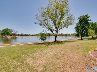 3109 Brook Park Dr SE