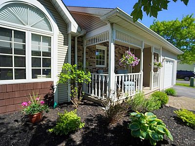 10 Sweet Bay Ln