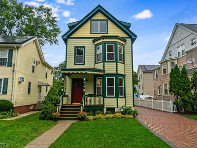 7 Hazelwood Rd